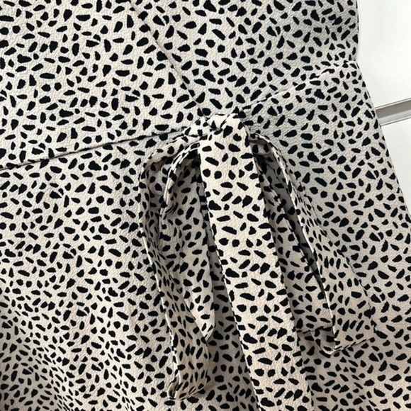 Monteau Los Angeles size small blouse‎ - Picture 2 of 5